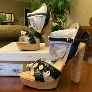 Jessica Simpson Ivriele platform sandal, black w/black beads / shells size 10